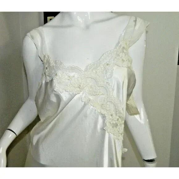 Intimo Amore Nightgown Women's Size Medium Ivory White Beaded Lace